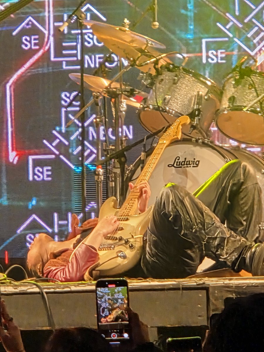 goatmint's tweet photo. genuinely dont think my heart will ever recover from this show https://t.co/2tO10j4yFY