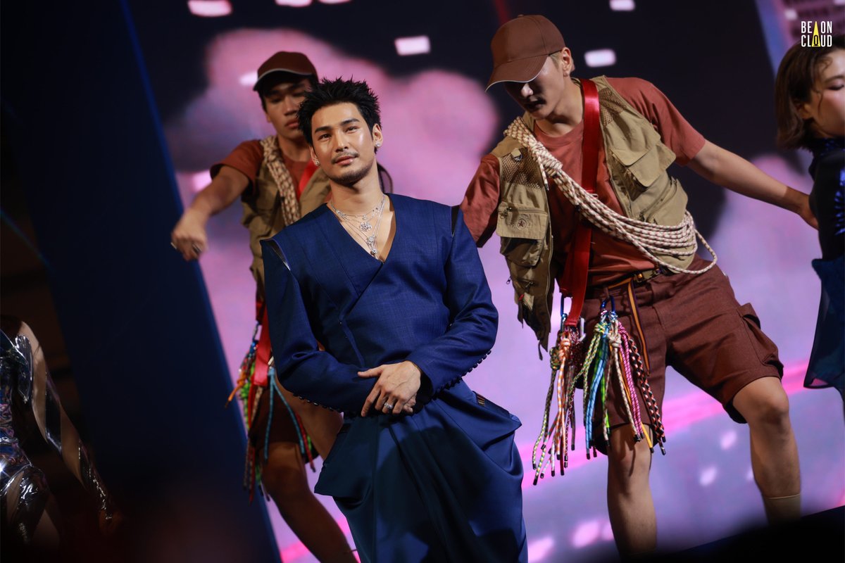อาโป พรีเซนเตอร์ POWER PASS ของ King Power ร่วมงาน KING POWER 36th ANNIVERSARY DELIGHTS &amp; SURPRISES More Power More Possibilities with POWER PASS ✨

#POWERPASSxAPONattawin
#KingPower #36thAnniversaryDelightsAndSurprises #OnTopOfTheYear