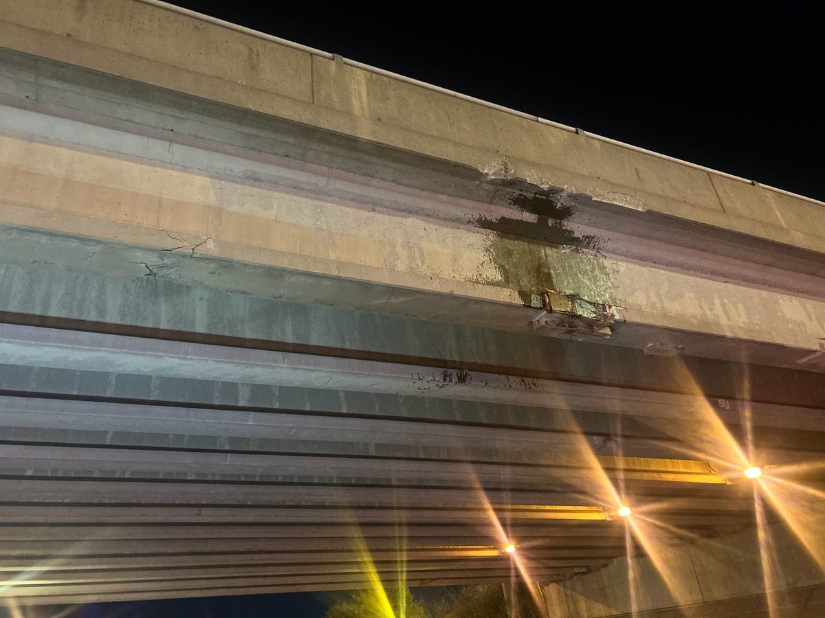 Road Closure: 
#Hwy400 SB Collector lanes at Langstaff Rd. #Vaughan  is closed.
Time: 2:35 a.m.
#AuroraOPP is investigating a dump truck that hit the Langstsff Rd. bridge overpass. The box of the dump truck was up. 
We are currently just waiting for a bridge inspector to attend