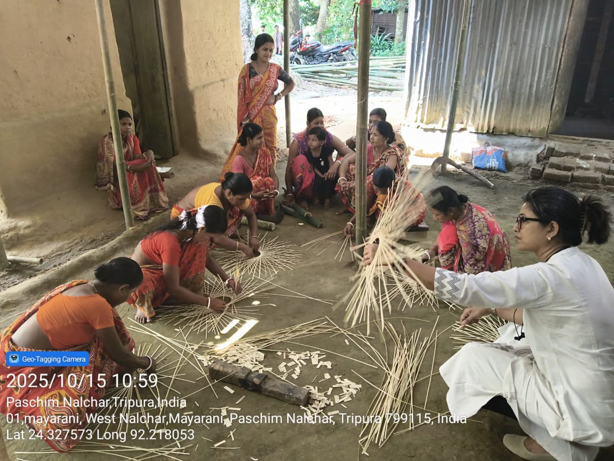 Skill Training on Basketry Product Development under the MMDUP Scheme has commenced at TC-TRIPURA CRAFT, Paschim Nalchar, Sepahijala..
Designer Smt. Lovely Baruah will be accompanying the training to guide participants in innovative basketry design and product development..