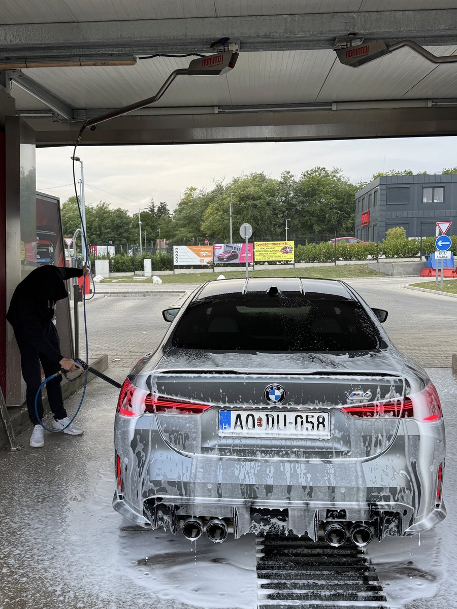 Thank God for all these consumers who constantly need entertainment. I'll happily entertain you with VSLs while you fund my dream life 🙏