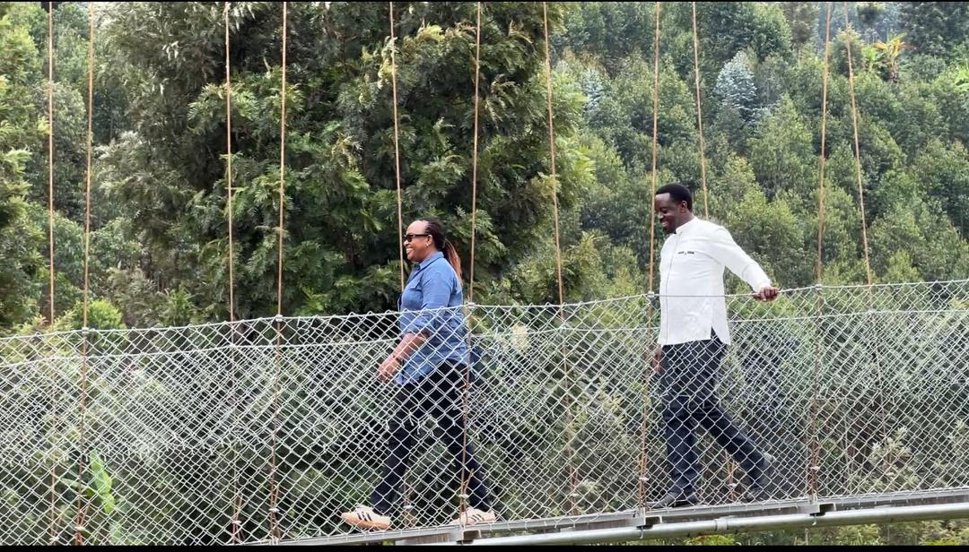 ijarinews's tweet photo. @GicumbiDistrict s'est vu allouer 163 657 691 millions pour un pont principal, tandis que 989 millions ont déjà été utilisés pour huit ponts qui ont été construits dans le district de Gicumbi sur une période de sept ans.
@NzabonimpaEmmy @RwandaInfra https://t.co/mN2ZI1FwUJ