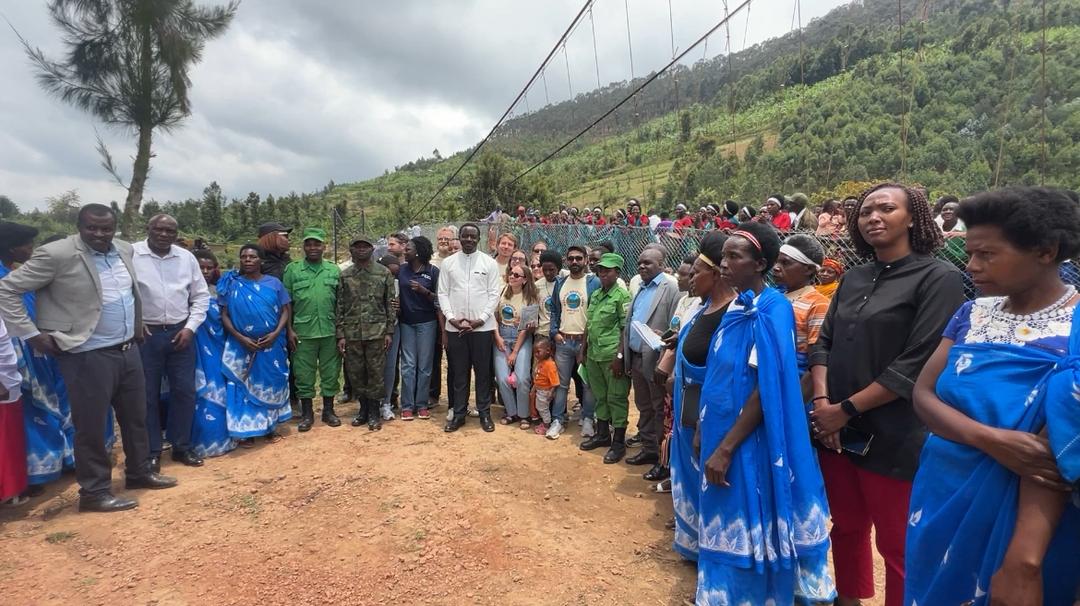 ijarinews's tweet photo. @GicumbiDistrict s'est vu allouer 163 657 691 millions pour un pont principal, tandis que 989 millions ont déjà été utilisés pour huit ponts qui ont été construits dans le district de Gicumbi sur une période de sept ans.
@NzabonimpaEmmy @RwandaInfra https://t.co/mN2ZI1FwUJ