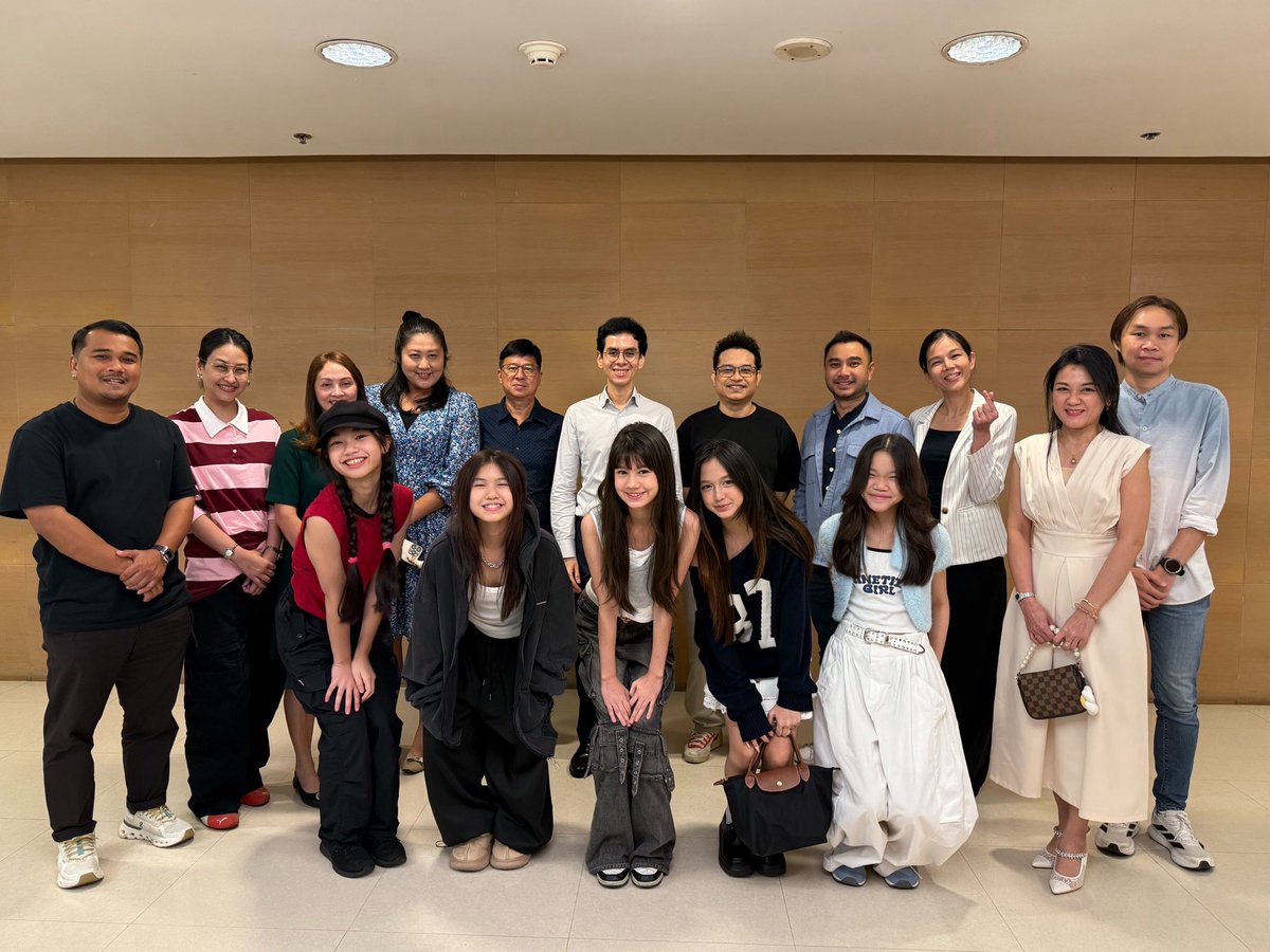 ขอแสดงความยินดีกับน้องๆ และครอบครัว ยินดีต้อนรับสู่บ้าน ClubAfterClass 
ผ่านการทดสอบฟอร์มวงกันเอง พิสูจน์ความสามารถมากว่า 6 เดือน จนได้เซ็นสัญญาเป็นเด็กฝึกแคค
ไม่ใช่เรื่องง่ายสำหรับเด็ก 10-13 ขวบ แต่น้องๆ ทั้ง 6 คนก็ทุ่มเทสุดความสามารถ ทำได้ดีเกินคาด เคมีลงตัว
หนทางยังอีกยาวไกล