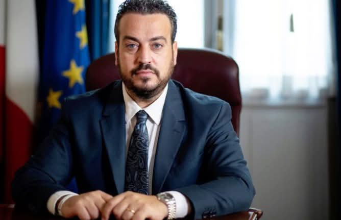 claudiodamico72's tweet image. Il Partito Democratico vota con la destra, per salvare #Mulè dalla causa per diffamazione mossa da #Donno (M5S).

Il forzista aveva accusato #Donno di aver picchiato un assistente parlamentare. 
In giunta, il #Pd ha votato per non far processare Mulè