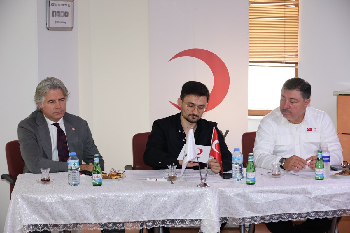 Türk Kızılay II. Genel Başkan Yardımcımız Emre Koç ve Türk Kızılay Yönetim Kurulu Üyemiz Kamil Karadeniz’in katılımlarıyla, İzmir İl Koordinasyon Toplantımızı başarıyla tamamladık.