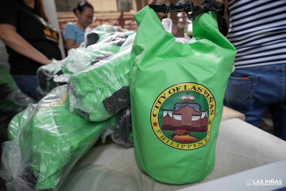 pinas_city's tweet image. LAS PIÑAS LGU, SINIMULAN NANG MAMAHAGI NG COMMUNITY GO BAGS ✅

TINGNAN: Sinimulan na ng Pamahalaang Lungsod ng Las Piñas ang pamamahagi ng mga Community Go Bags sa iba’t ibang Homeowners Associations (HOAs) sa Las Piñas City.

#LPCUpdate 
#LasPiñas