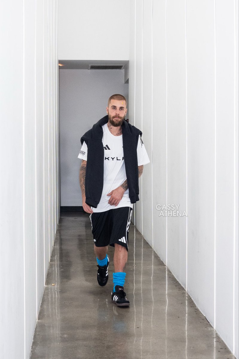 biebrntion's tweet image. justin tiene en sus manos ser el hombre mas hot de todos solo tiene que AFEITARSE