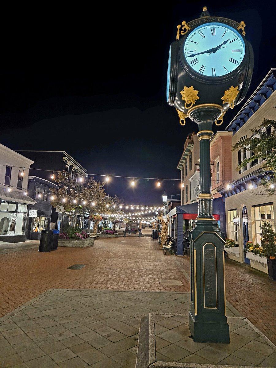 Embrace The Solitude.😊 Enjoying the final days of my vacation. The town and beach were very fortunate with this recent Nor'easter.🙏 Everyone safe. Almost 0 property damage.👍 LATE night shots around victorian Cape May. Mesmerizing beauty and a sight to behold.❤️ #grateful