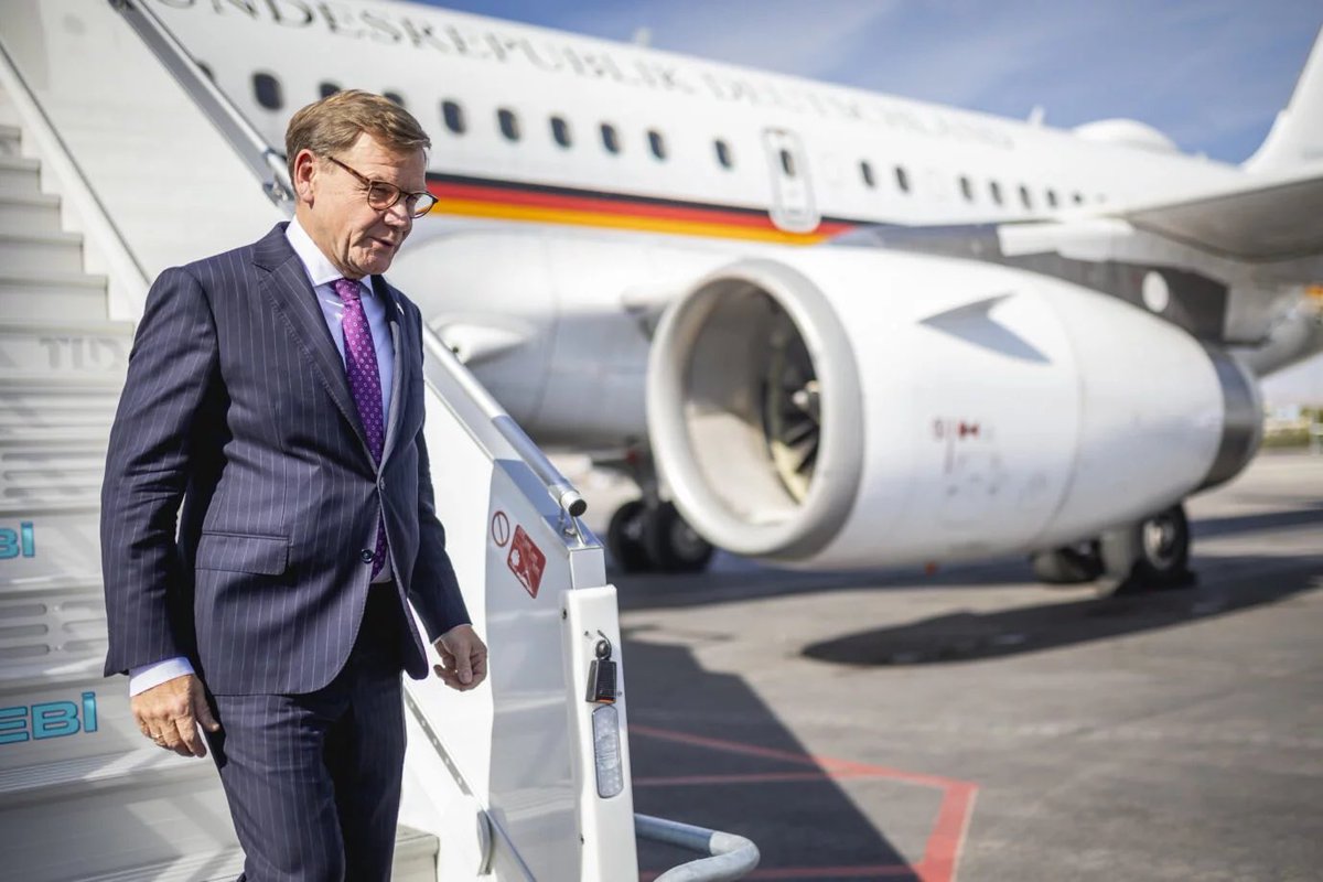 kripp_m's tweet image. 🚨Außenminister Wadephul: Türken haben Deutschland „aufgebaut“

Trümmertürken statt Trümmerfrauen? Außenminister Wadephul verbreitet in türkischen Zeitungen die Lüge,‼️

Türken hätten für das „deutsche Wirtschaftswunder“ gesorgt und das Land „aufgebaut“. Auch sonst kommt der…