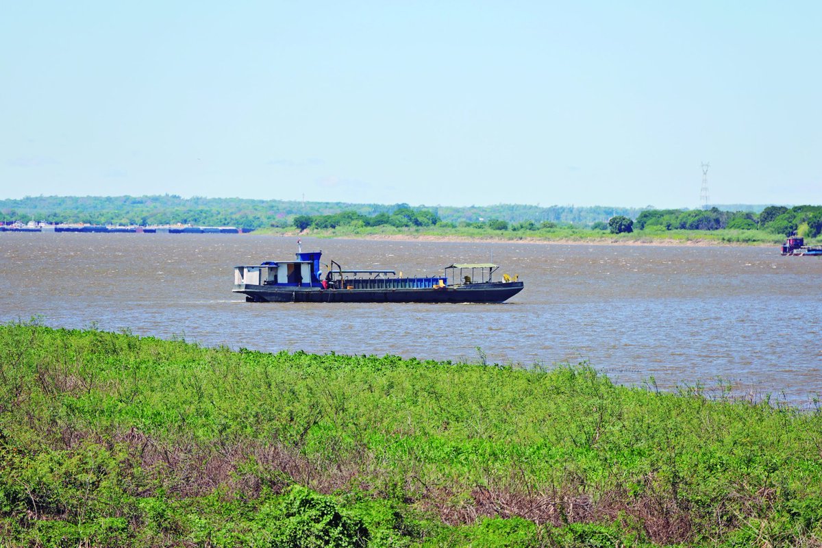 💧 El Gobierno invierte USD 60 millones para garantizar la navegabilidad de la Hidrovía Paraguay–Paraná.
Una apuesta estratégica para bajar costos logísticos, impulsar exportaciones y asegurar soberanía económica. 🚢🇵🇾 #ParaguayAvanza