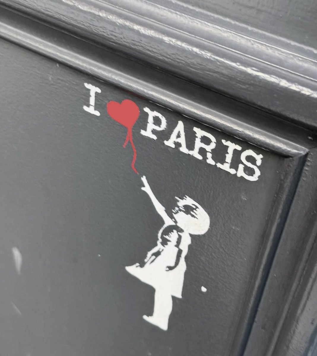 Rubywane's tweet image. Paris with my favorite people — endless laughter, spontaneous adventures! We chased sunsets, and made a thousand tiny memories I’ll never forget. Here’s to friendship, to freedom, and to the city that stole our hearts — Paris, you were everything we dreamed of and more!