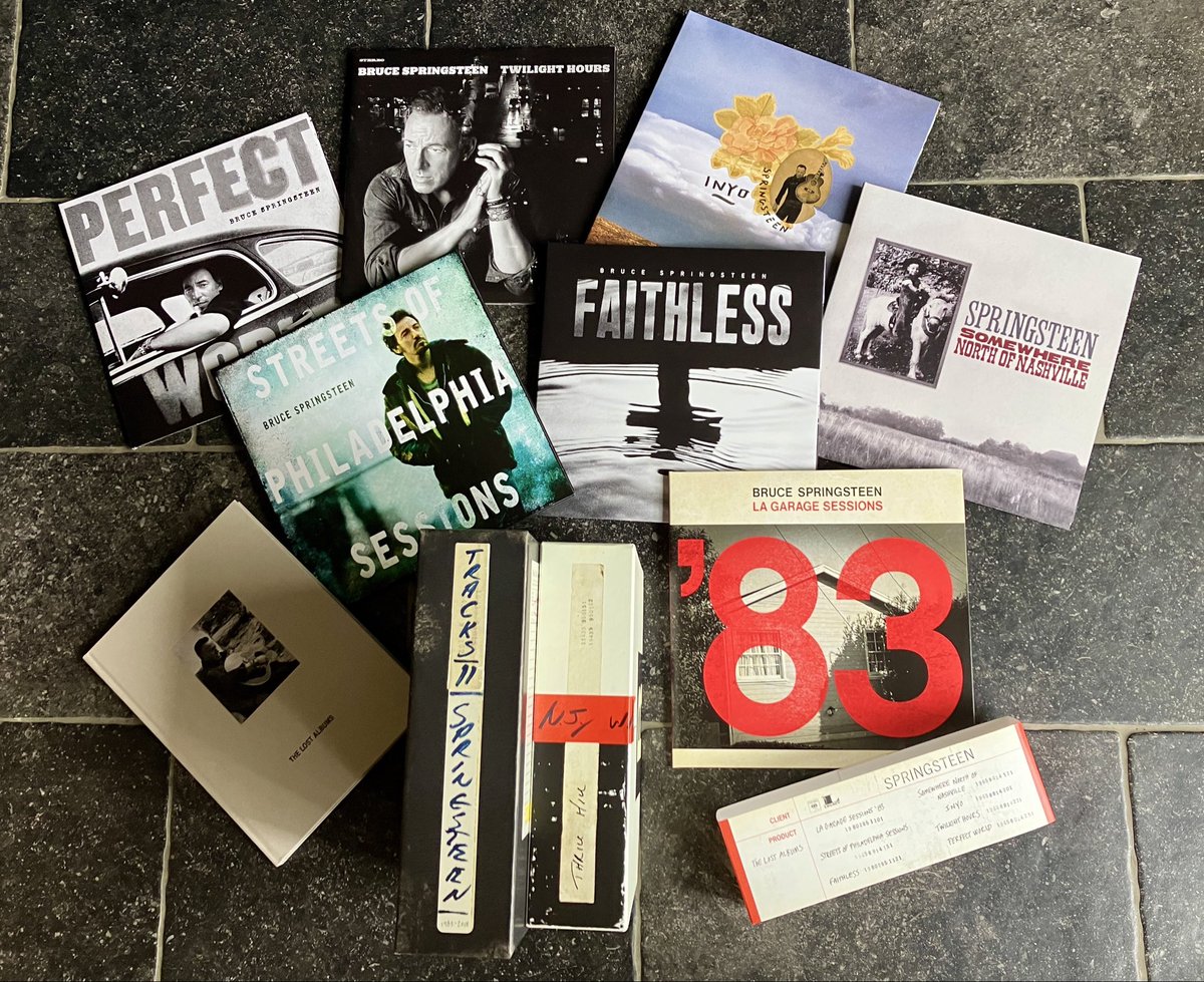dickvanderplas's tweet photo. Nu heb ik nog maar één probleem: hoe krijg ik dit in mijn platenkast? #thelostalbums #brucespringsteen https://t.co/AgnstnOYVe