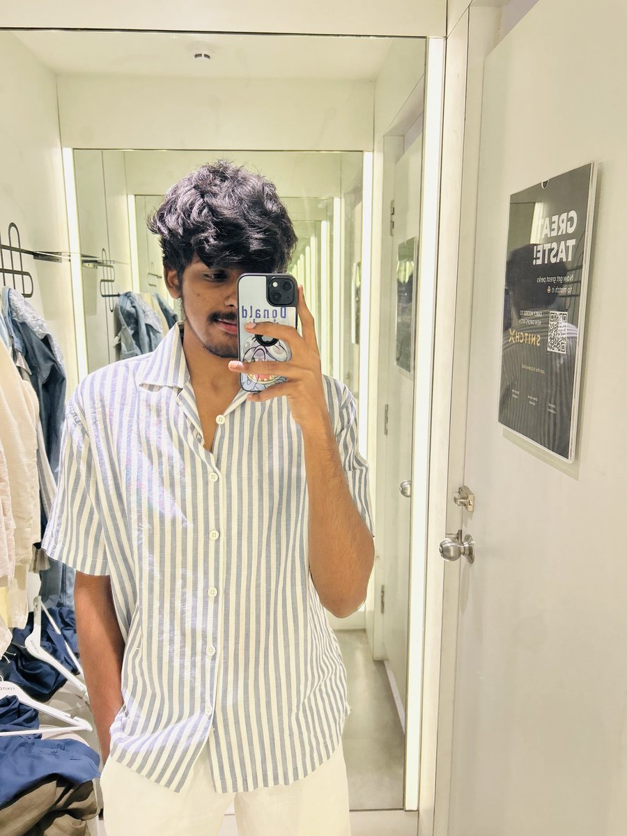 Wasting__tym's tweet photo. Not sure if it is a wise move but bro did not make it to the billing counter https://t.co/ZWSgoA3Udk