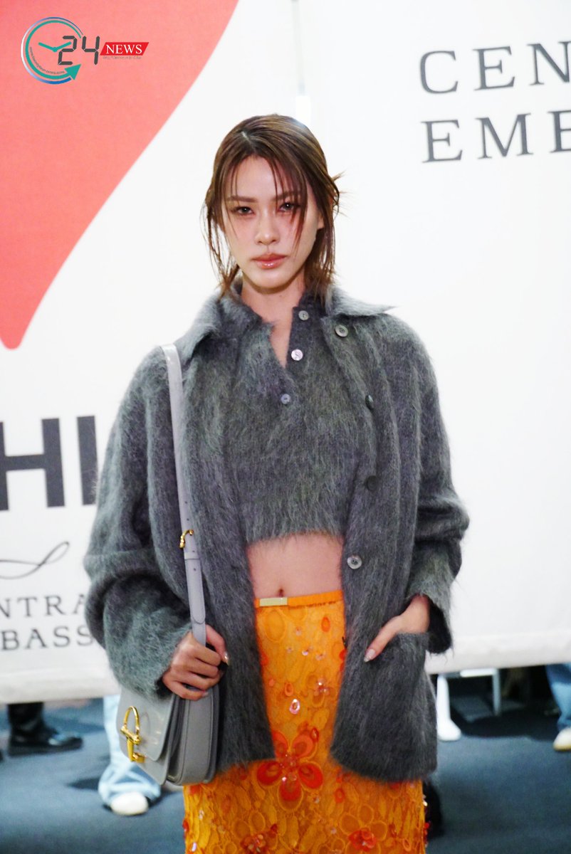 _24News_'s tweet image. เอมี่ ทรส ในงาน Amazing Central Embassy ❤️ Fashion

JOIN FASHION WITH THASORN
#CELovesFashionxEmi #emiamily
#AMAZINGCENTRALEMBASSY
#CELoveFashion