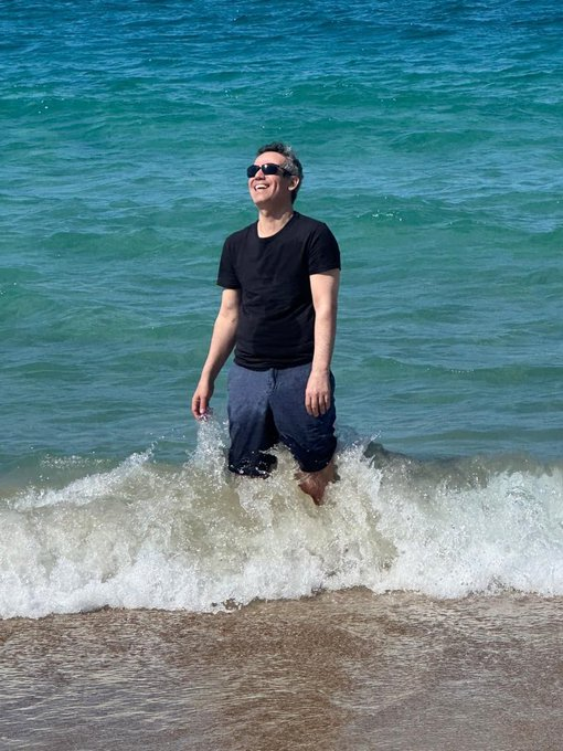 He started the week in Hamas' tunnels.

Now he's enjoying the sun and the sea. 

Shabbat Shalom x