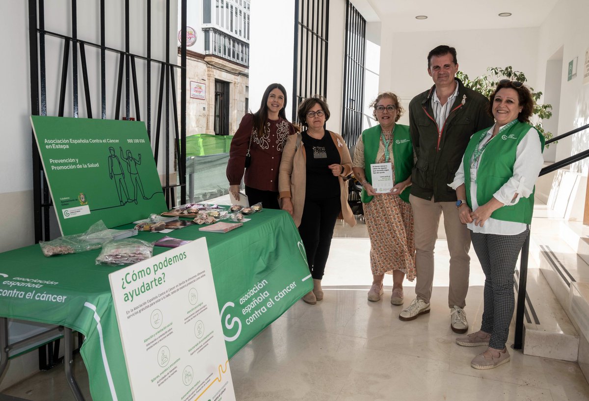 Ayto. de Estepa (@aytodeestepa) on Twitter photo MESAS SOLIDARIAS CONTRA EL CÁNCER
La Asociación Española Contra el Cáncer (AECC) ha instalado en Estepa varias mesas solidarias donde los vecinos y vecinas pueden colaborar con sus donativos y mostrar así su compromiso en la lucha contra el cáncer. MESAS SOLIDARIAS CONTRA EL CÁNCER
La Asociación Española Contra el Cáncer (AECC) ha instalado en Estepa varias mesas solidarias donde los vecinos y vecinas pueden colaborar con sus donativos y mostrar así su compromiso en la lucha contra el cáncer.