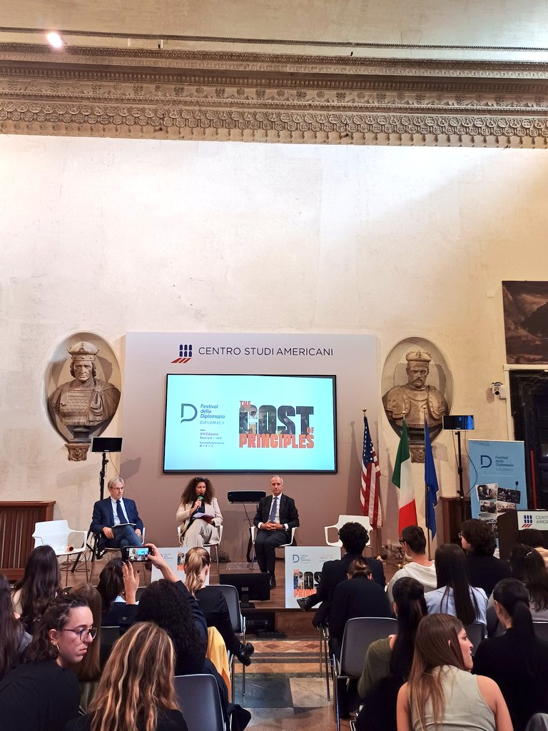 In un mondo sempre più instabile, l’idea di un’America liberale appare solo un ricordo? Ne parliamo al <a href="/centrostudiusa/">CentroStudiAmericani</a> con <a href="/GZampano/">Giada Zampano</a>, G. John Ikenberry e Armando Varricchio.
#Diplomacy25