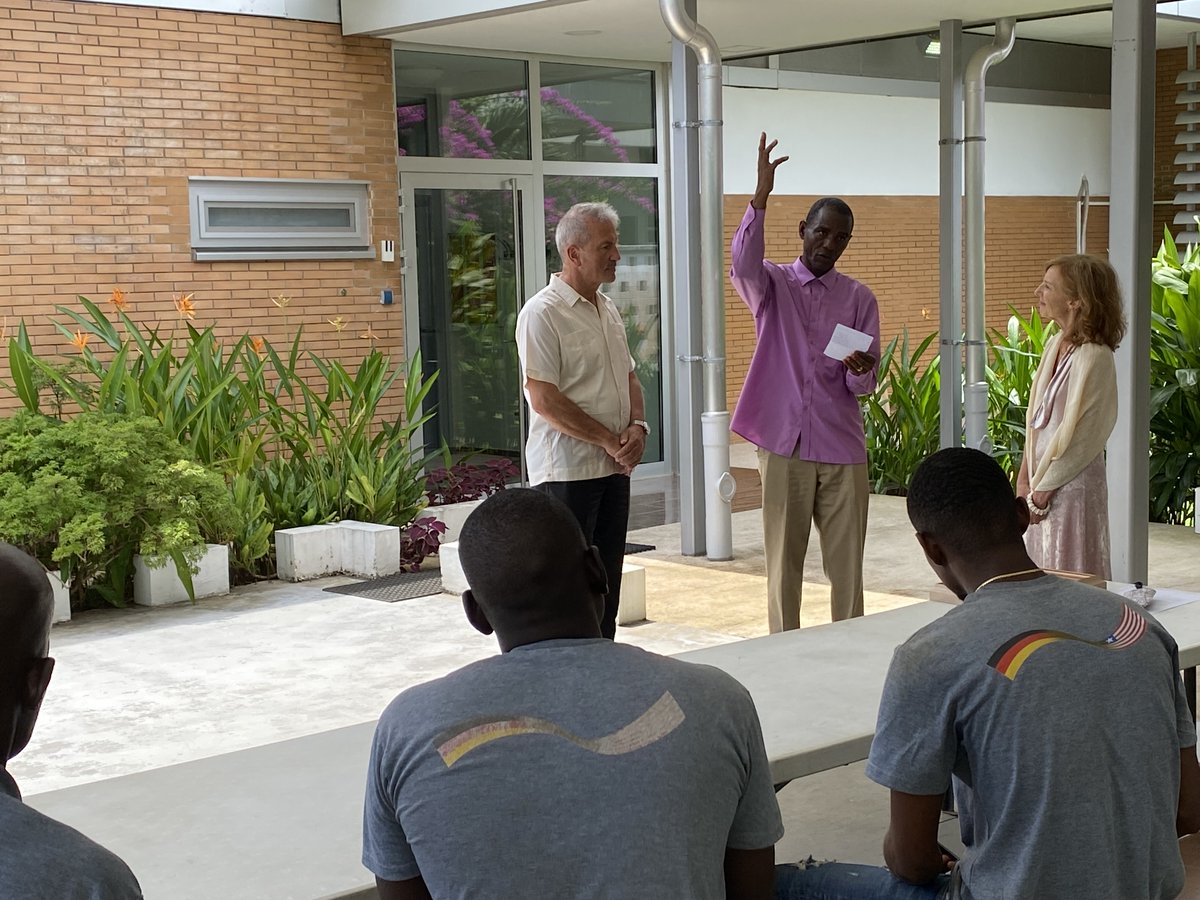 GerEmbLib's tweet image. The German Embassy celebrated driver Mr. Ernest King for 20 years of loyal service. He is trustworthy, drives carefully and cautiously. As an employee of the Embassy, he is a shining example of a collaborator. 
We all thank him for his dedication.