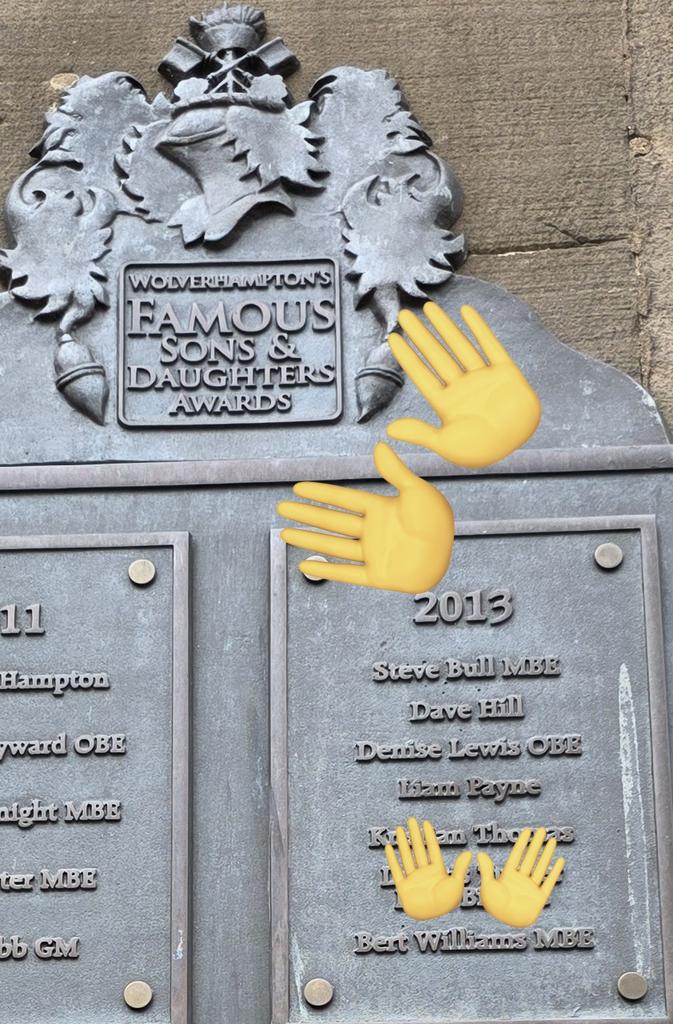 Wolverhampton loves Liam
Tried to find this plaque  last yr when we visited for Zayn tour
I finally found it
Its on outside of the university building &amp; ppl walk by it every day
Publicly honoured like he deserves 

#RememberingLiamPayne #LiamsLightLivesOn #WeCarryYouWithUsLiam