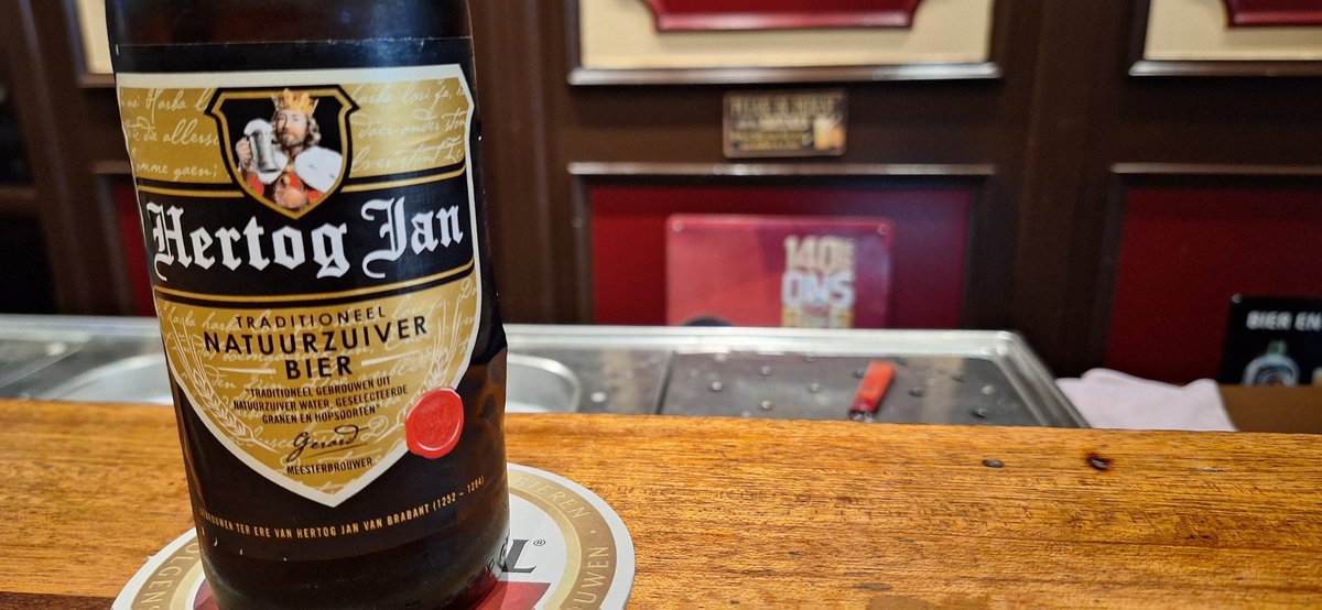 GerlantZ's tweet image. De laatste mails zijn beantwoord. De meeste ambtenaren en ander gespuis hebben antwoord en nu een week vrij. Ik ga ook herfstvakantie houden en doe komende week kalmpjes aan. Tijd voor leukere dingen maken.

De #VrMiBo, vandaag een keer mooi optijd.

#goedweekend #proost