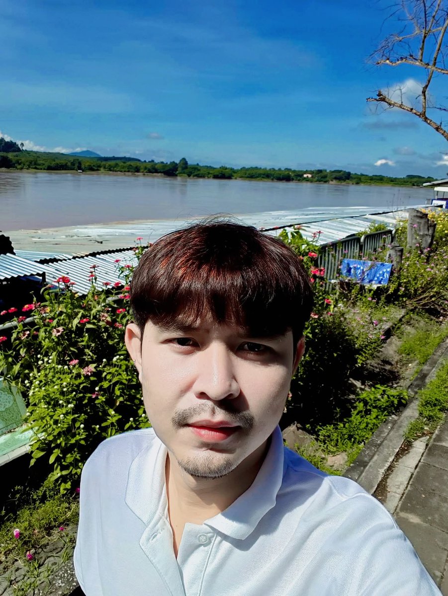 SKaenpha's tweet photo. ถ้าเธอเป็นแม่โขงเด��๋ยวเราเป็นโซดา
ส่วนน้ำแข็งไว้เป็นชื่อของลูกเรา😁
#โสด #อมตะซิตี้ระยอง
#หนุ่มสาวโรงงาน https://t.co/PNVvurdzs9
