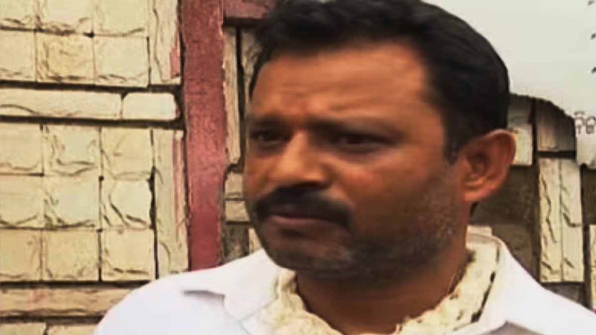 PrameyaDigital's tweet image. ➡ଅମରେଶ ଜେନାଙ୍କ ଜାମିନ ମଞ୍ଜୁର 
➡ସର୍ତ୍ତମୂଳକ ଜାମିନ ମଞ୍ଜୁର କଲେ ହାଇକୋର୍ଟ । 
➡୨୫ ହଜାର ଟଙ୍କିଆ ଦୁଇ ଜାମିନ ଦାର ବଦଳରେ ସର୍ତ୍ତ ମୂଳକ ଜାମିନ। 
➡ନାବାଳିକା ଦୁଷ୍କର୍ମ ମାମଲାରେ ଗିରଫ ହୋଇଥିଲେ ଅମରେଶ ଜେନା।
#AmareshJena #BailGranted #ConditionalBail #PrameyaOdia