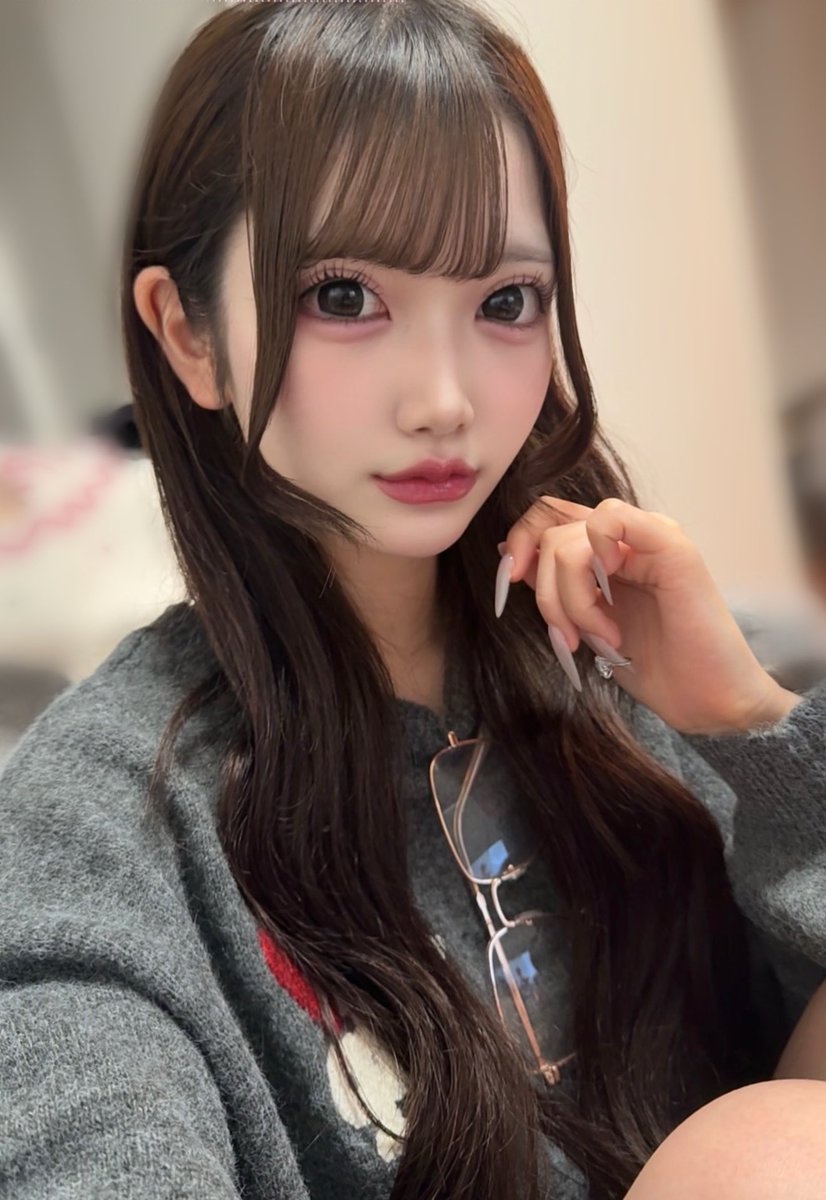 お客さんに メンヘラ顔 だねって言われたんだけど、褒め言葉？^_^