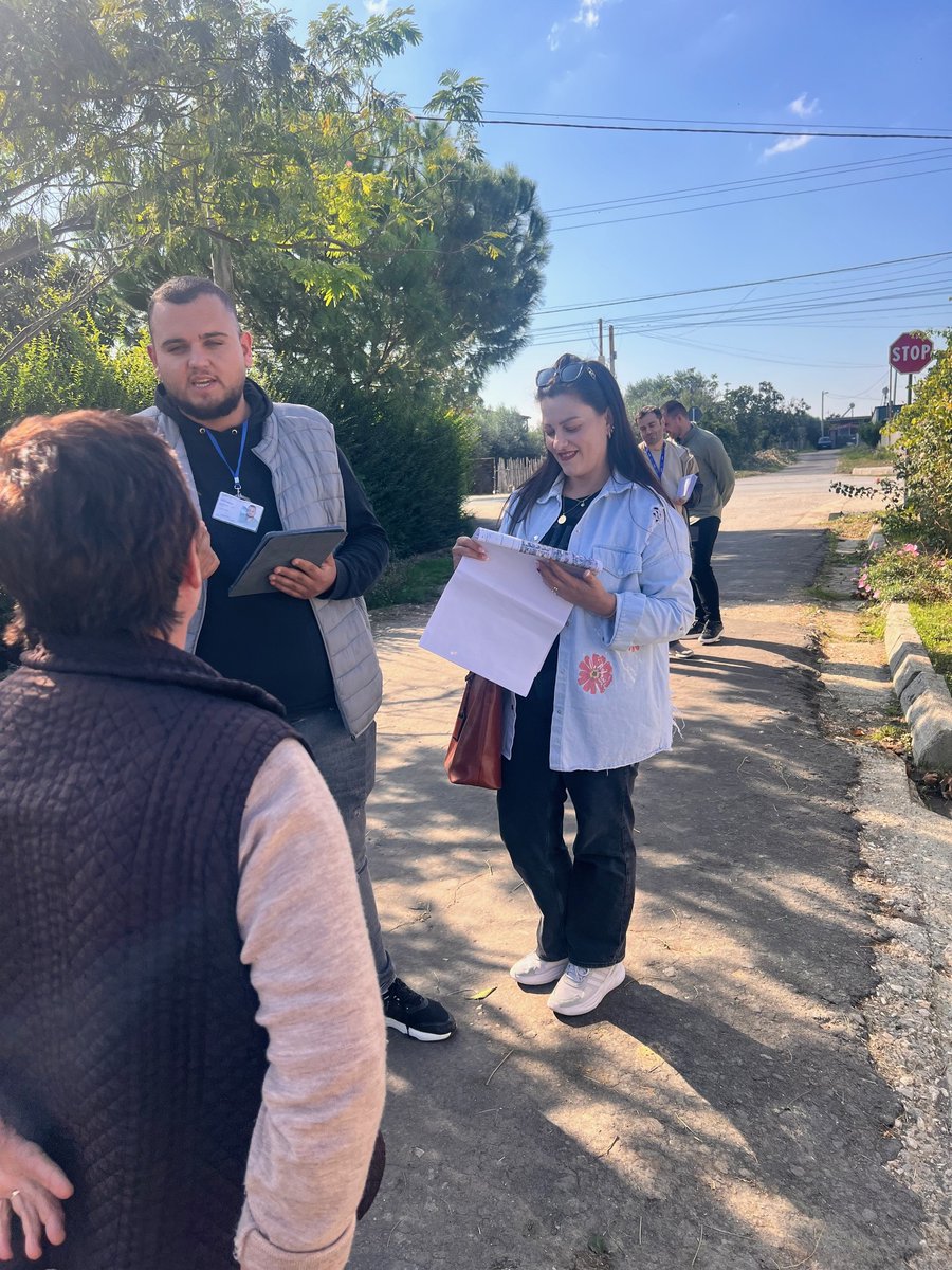 albania_unicef's tweet image. 🤝 #UNICEFAlbania joined #INSTAT in Fier to advance preparations for the #MICS 2025–2026.
📍 In Patos &amp;amp; Grecalli, we met with field teams as final steps are underway before interviews begin.
💬 Grateful to the community for their warm welcome and collaboration.
