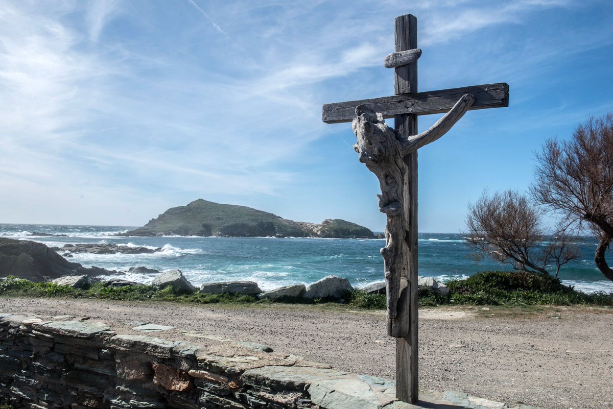 Centuri, Cap Corse 
Croix en bois flotté