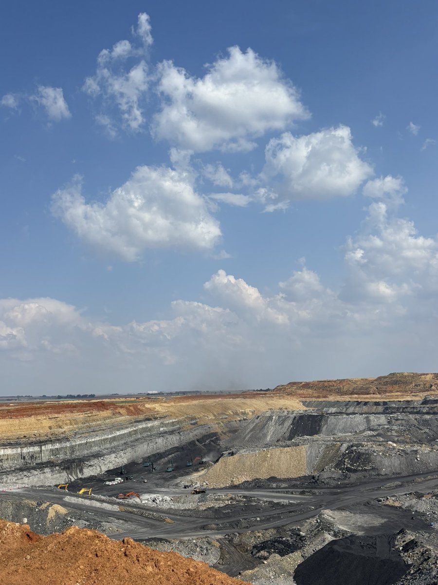 anele_masondo's tweet photo. Digging deep to power the nation. 🇿🇦⛏️ #OpenCastMining #MiningMatters https://t.co/Nnic9f2I2H