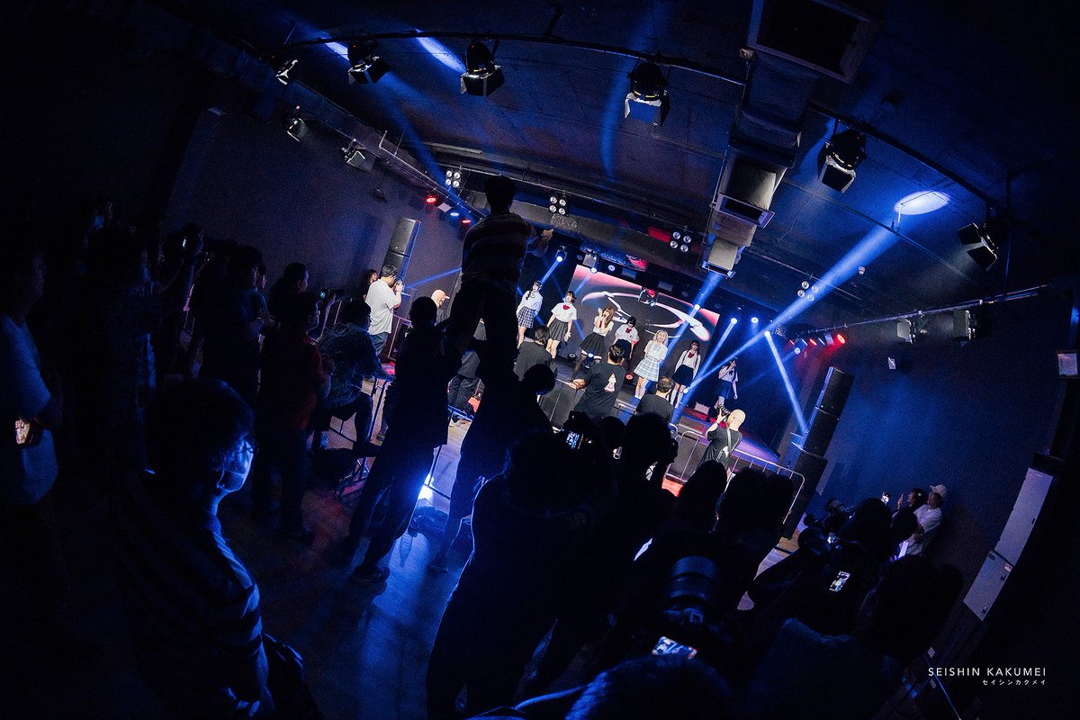 Seishin_Kakumei's tweet photo. Goodbye Rainy
2025.10.04 | AT Lot Of Live Phenix Pratunam

สำหรับท่านที่ต้องการรับชมภาพทั้งหมดแบบต่อเนื่อง สามารถคลิกที่ลิงก์อัลบั้มเต็มด้านล่างนี้ได้เลยค่ะ
https://t.co/SE2d2OKj9E

Seishin Kakumei「セイシンカクメイ」
OPL : https://t.co/29OnMw0qhC
FB : https://t.co/kqFZClYGAs
IG : https://t.co/Jim2n9PFQA
X : https://t.co/KUcW3IBFez
Threads : https://t.co/eps7zYszTe
YT : https://t.co/hVSJN7KHoT
TikTok : https://t.co/im1OVyPDfl
Mail : seishinkakumei@gmail.com

#ALotOfTone #CaptureBombProduction #SeishinKakumei #Idol
#TheRiseOfTheRevolutionSaga #セイシンカクメイ