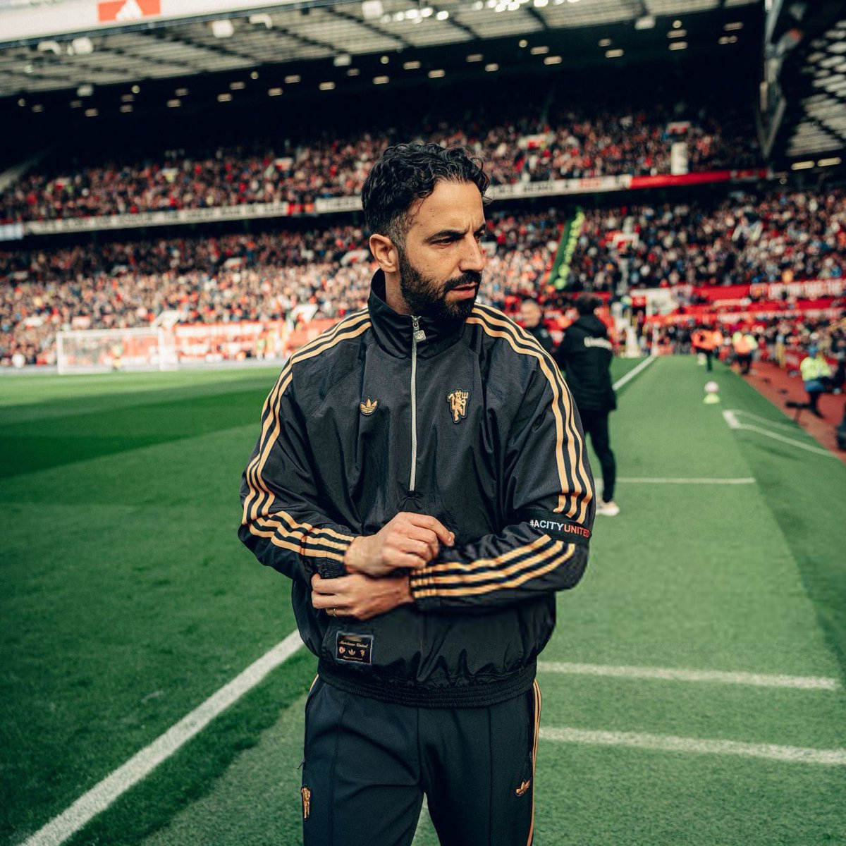 FabrizioRomano's tweet photo. 🚨 Rúben Amorim on support from Sir Jim Ratcliffe: “Yes, he tells me all the time… sometimes with a message. The most important thing is the next game”.

“It’s really good to hear the support also because of the noise”. https://t.co/IBxB2lSdkV