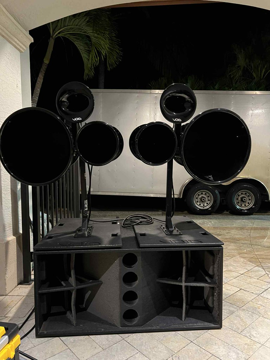 thai jesus ♪⁠┌⁠|⁠∵⁠|⁠┘⁠♪└⁠|⁠∵⁠|⁠┐⁠♪ tweet media