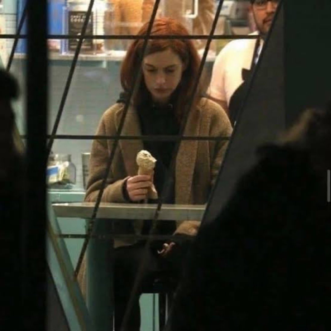 cantodabaleia's tweet image. eu já aceitei ter uma beleza mediana há alguns anos e lido super bem com isso, mas confesso q reluto mt em aceitar que sou mediana intelectualmente. acho q eh de fato meu calcanhar de aquiles. eh aquilo ne se me incomoda tem história