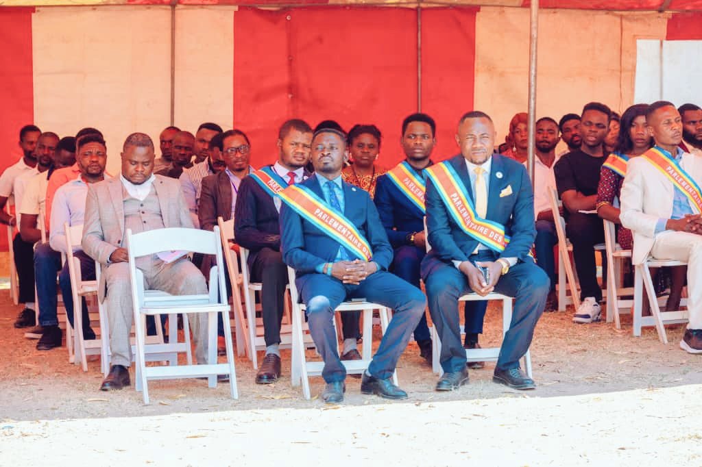 TresorNonga's tweet image. 🛑11octobre2025, lors de mon séjour au Katanga, j’ai coreprésenté l’Amb. @Hussein1Ndala avec l’Hon. Carlos Ilunga, émissaire du Président national, à l’installation du Bureau du parlement urbain des jeunes de Likasi.
#Redynamisation #post-#institutionnalisation #Parliamentyouth