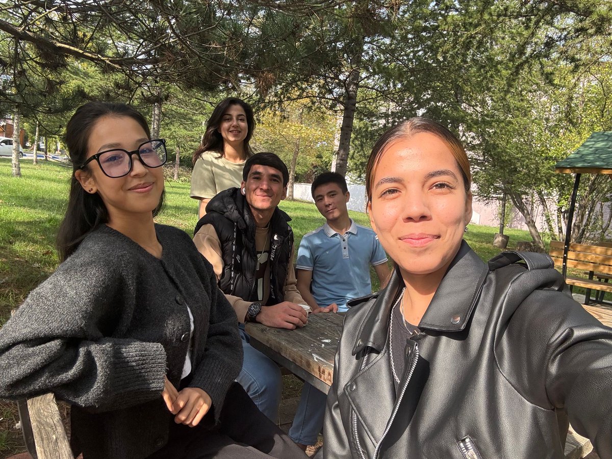 Türk kahvesi yapmayı öğrendik, köpüğünü beğendik, sohbetini çok sevdik! ❤️ A2 sınıflarımızla keyifli bir kahve etkinliği!☕️
<a href="/profdraakkaya/">Prof. Dr. Ahmet AKKAYA</a> <a href="/gumuss/">Selçuk Gümüş</a> <a href="/sozdenizbocek/">Sabriye Özdeniz Böcek</a> <a href="/isobartinkulubu/">İso Kulübü Bartın</a> <a href="/Bartinuni_ISO/">BartınUni ISO</a>