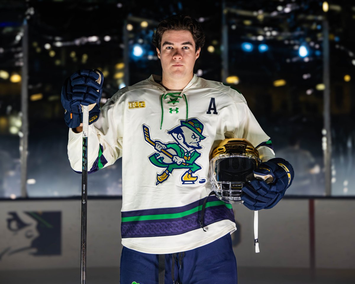 NDHockey's tweet photo. Bringing the heat to the ice with these new sweaters 🔥🥶

#GoIrish https://t.co/mUUPL40FW5