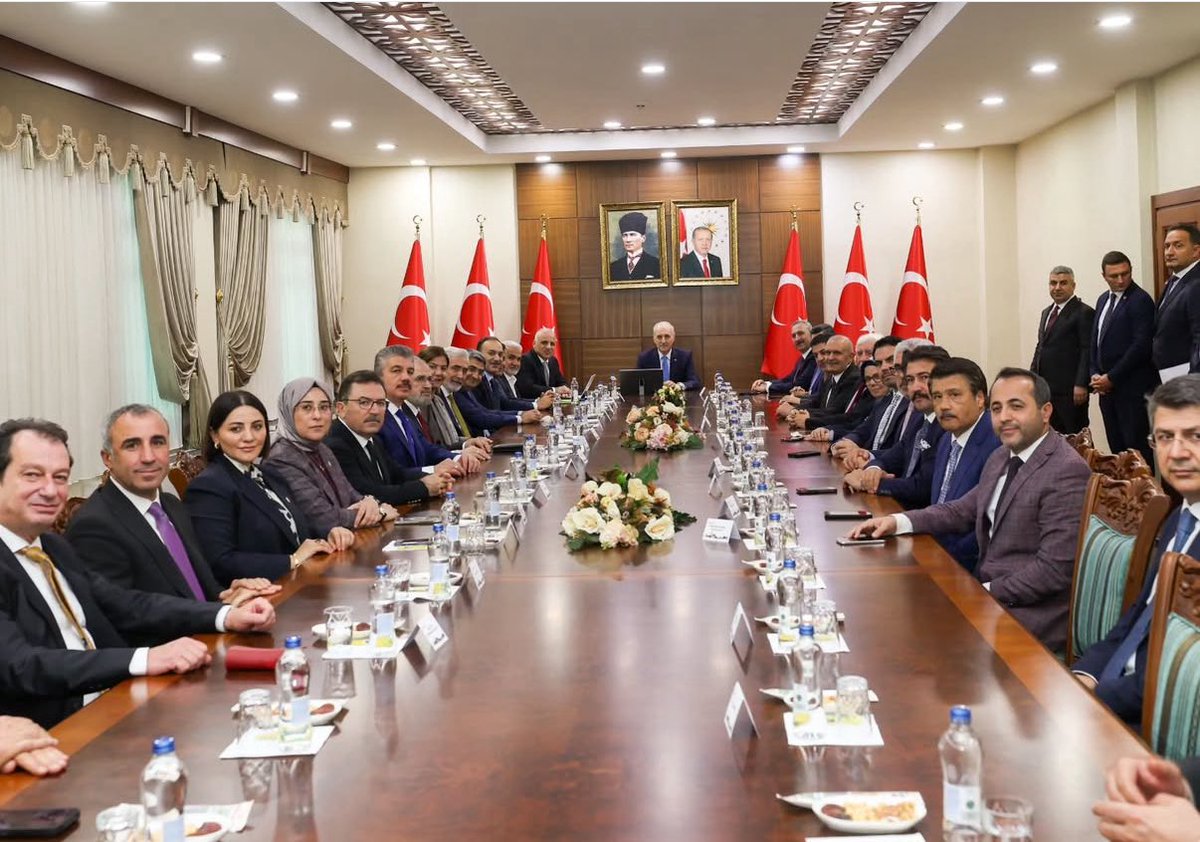 📍Diyarbakır Valiliği

Türkiye Büyük Millet Meclisi  Başkanımız Sayın Prof.Dr.Numan Kurtulmuş, TBMM Milli Dayanışma, Kardeşlik ve Demokrasi Komiyonu Üyelerimiz ve Milletvekillerimiz ile birlikte;

Diyarbakır Valimiz Sayın Murat Zorluoğlu'nu ziyaret ettik.

Nazik