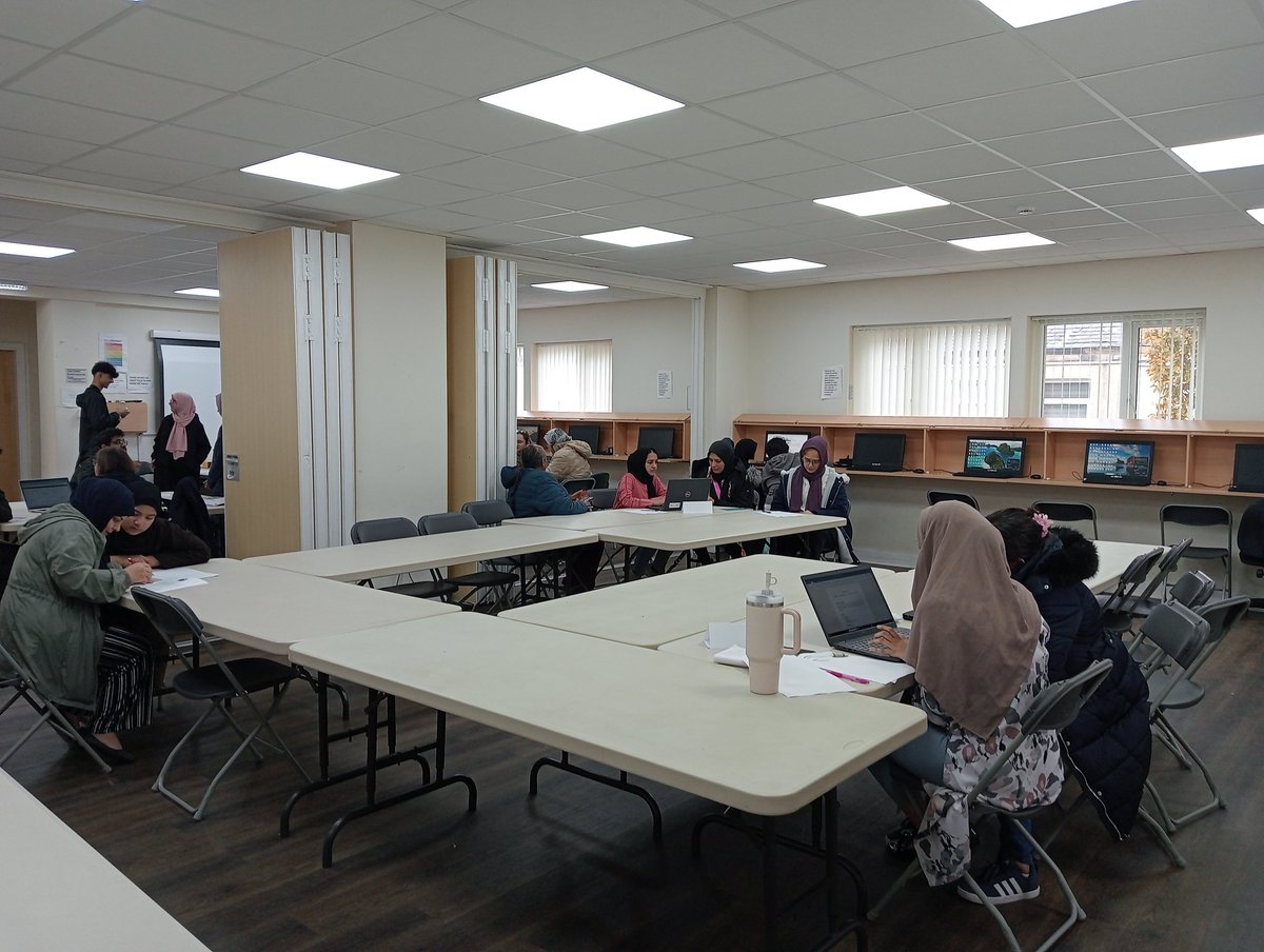 saharainpreston's tweet image. 🚀 Busy and productive morning at Job Club!

✅ CVs updated
✅ Job applications submitted
✅ Support given for Cera+ Care, Hospitality Ladder, and Rail Engineering NVQ L2 courses

🎉 Huge congrats to 5 members who secured jobs since last week – amazing progress! @JackieFlynnTod