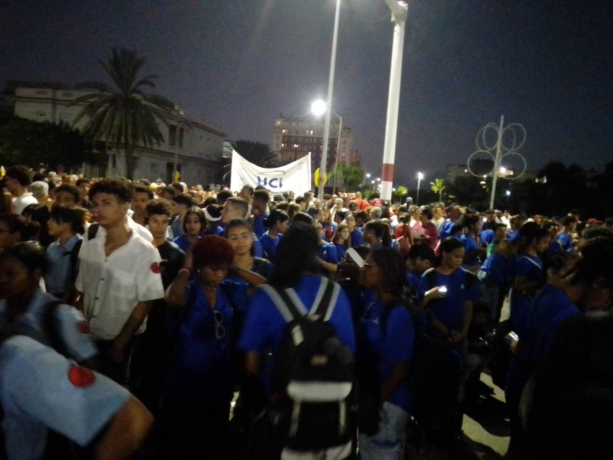 #AduanadeCuba
Desde temprano en el acto de apoyo a Venezuela.