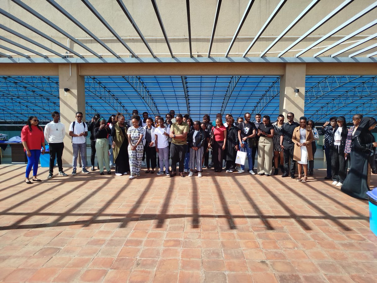 WorkforceAfrica's tweet image. The @WorkforceAfrica  x @punditspace_  team had an amazing experience at the Speed Dating with Recruiters event hosted by @youngtechiez  at USIU 🎓

#WorkforceAfrica #Punditspace #YoungTechiez #USIU #TalentDevelopment #Techtalent