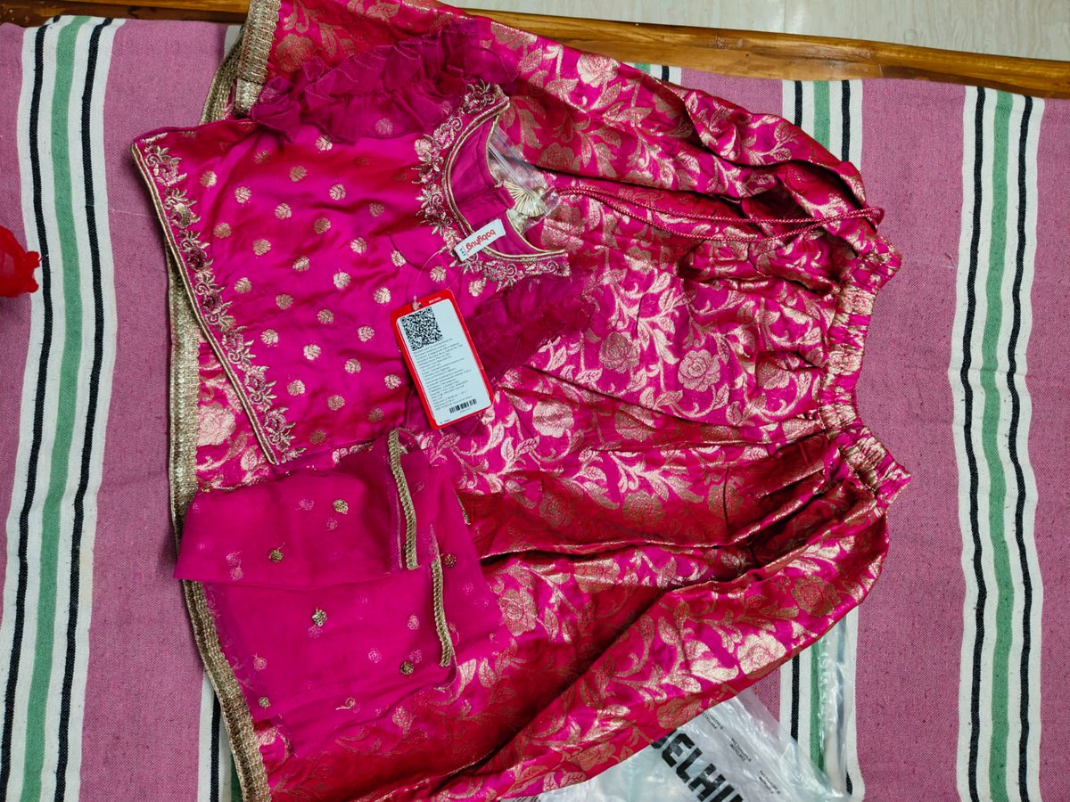 Alpha_44444's tweet photo. @help_delhivery @delhivery AWB 2827773470164 My shipment containing original handmade items (baby sweater stitched by my wife) was misplaced.These were irreplaceable personal items. Trace my original parcel immediately and take accountability for this serious delivery error. https://t.co/Dlqj6i90UG
