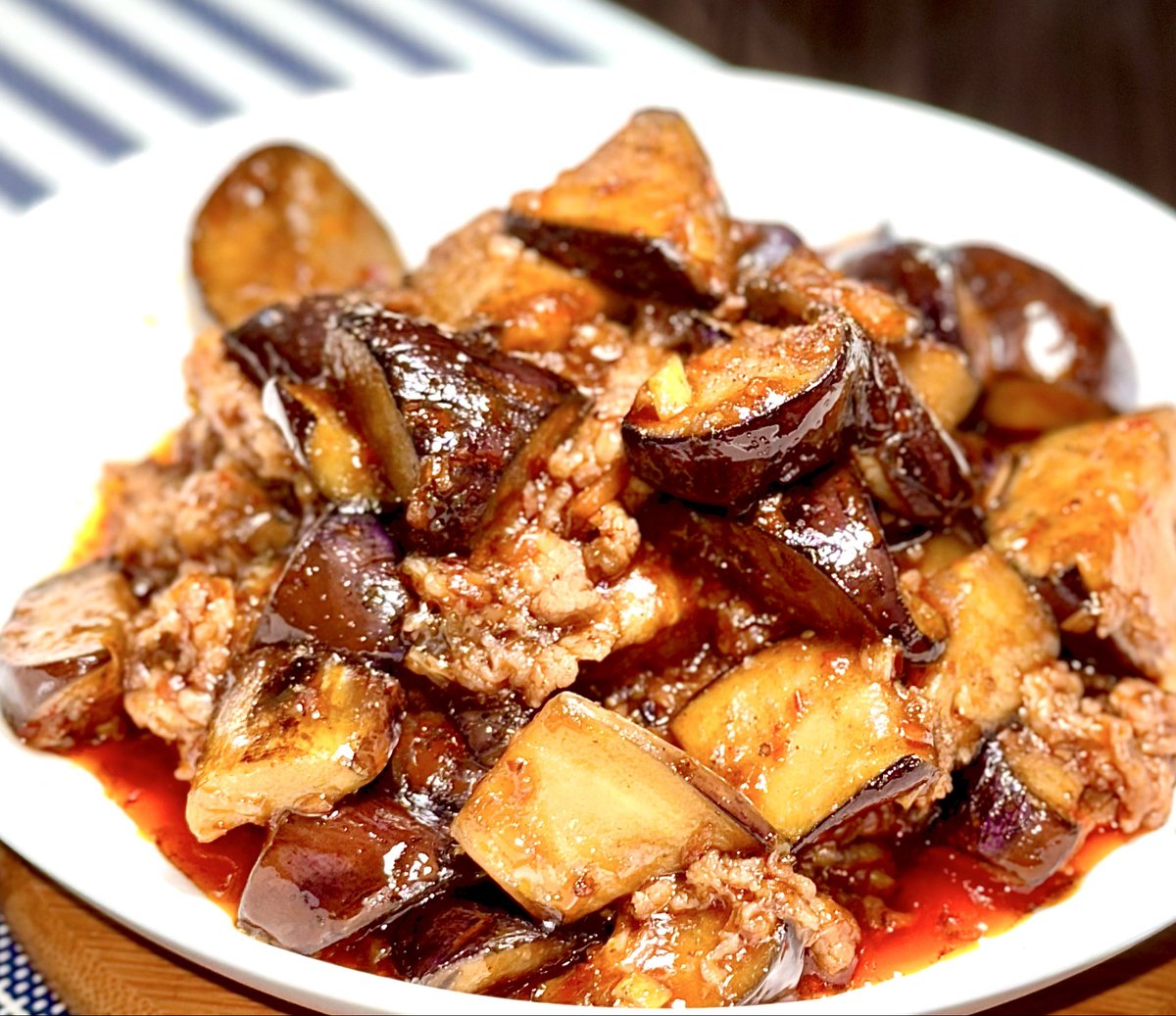 夕飯は
牛肉と茄子の麻辣炒め🍆🐮

大きめ茄子５本入れてヘルシーだから
カロリーは０🙆‍♂️
お酒もご飯も進むやつ🙂‍↕️