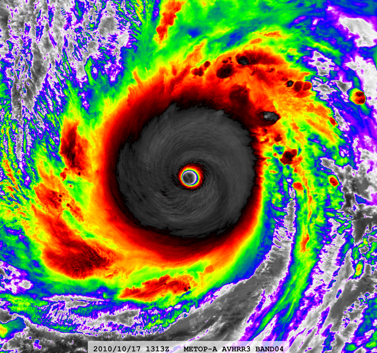 zeb199818's tweet photo. Super Typhoon #15W #MEGI 15-year Anniversary
Satellite: #METOPA #AVHRR3
Channel : B04 (10.8 µm) 1.1 km
Time : 2010/10/17 1313Z
Eye Temp : 21.35 °C
CPA : ~430 km
Aircraft Observations : 
1115Z 895mb FL 170KT
1206Z 893mb FL 192KT
1305Z 890mb FL 177KT https://t.co/Wsc3eyK3YN