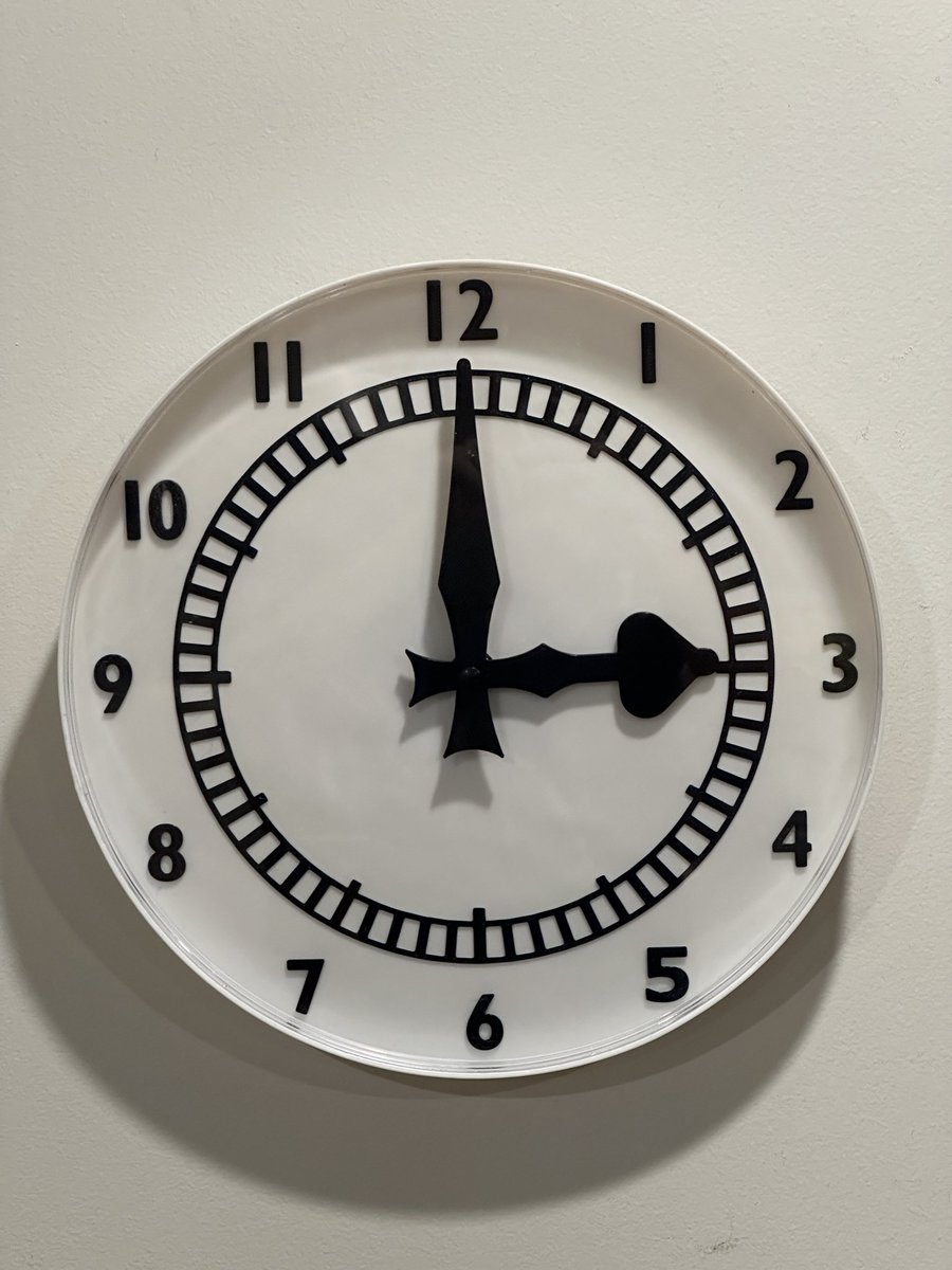 Meataxe_4's tweet image. Thankyou @Goonerilla for the Clock! Just in time for the game. #Arsenal #ClockEnd
