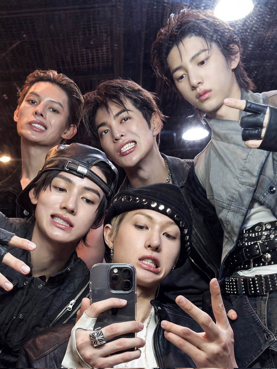 eomseonghybs's tweet photo. My #2025MAMAVOTE is #CORTIS 

Yareuu!!🔥 https://t.co/RcvHTqXNdo