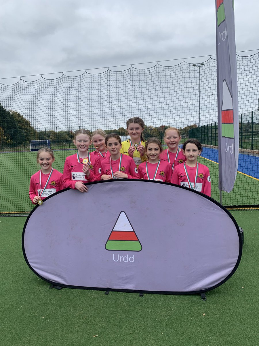 UrddBaM's tweet photo. Canlyniadau Pêl-droed Merched Bl.5-6 BAM ⚽️🏆

Urdd Brecon &amp; Radnorshire Girls Yr.5-6 Football Results⚽️🏆

🥇@YGlowyr 
🥈 Llanfair ym Muallt 

Da iawn chi! Well done! 👏
@chwaraeonyrurdd https://t.co/pLWF43AOdi