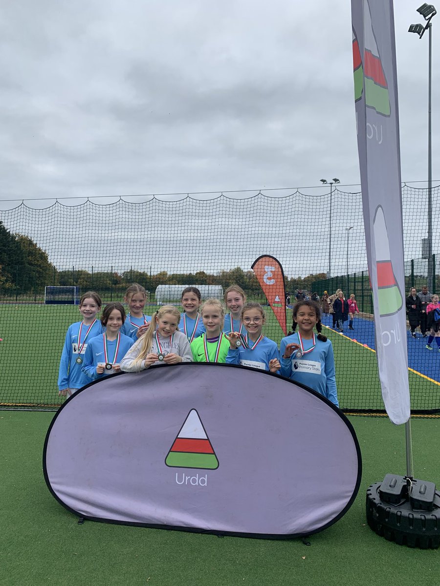 UrddBaM's tweet photo. Canlyniadau Pêl-droed Merched Bl.5-6 BAM ⚽️🏆

Urdd Brecon &amp; Radnorshire Girls Yr.5-6 Football Results⚽️🏆

🥇@YGlowyr 
🥈 Llanfair ym Muallt 

Da iawn chi! Well done! 👏
@chwaraeonyrurdd https://t.co/pLWF43AOdi