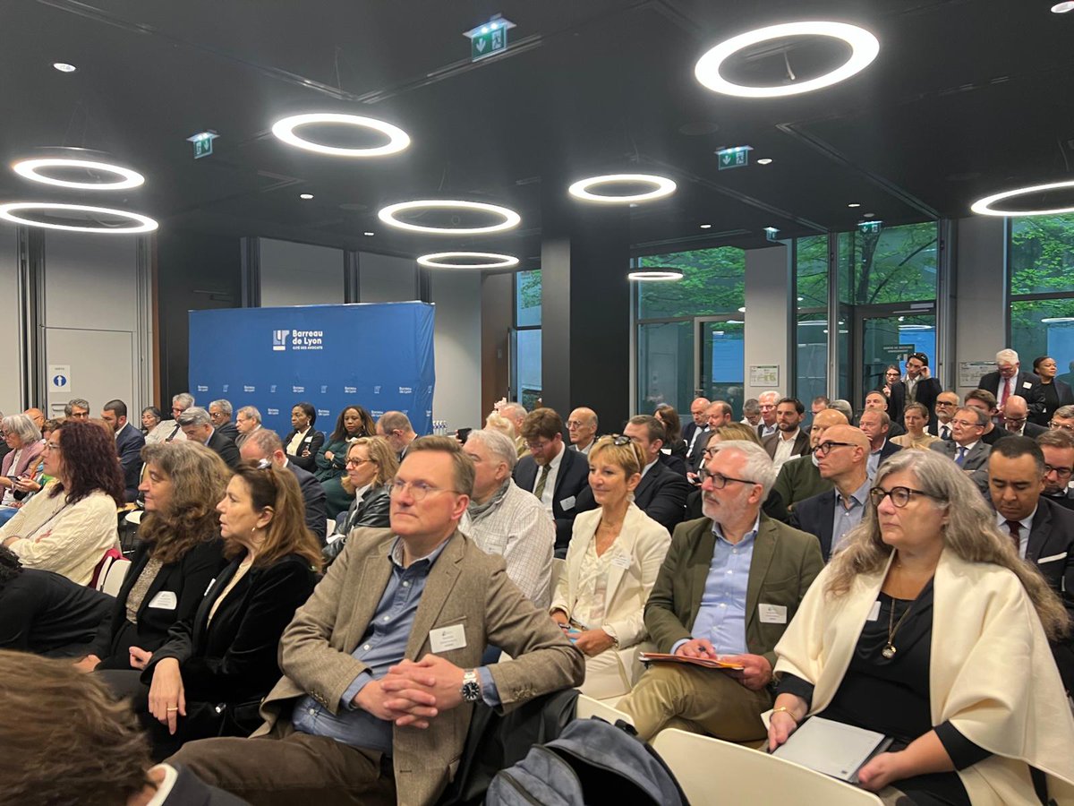 𝐂𝐨𝐧𝐟𝐫𝐚𝐭𝐞𝐫𝐧𝐢𝐭𝐞́, 𝐬𝐨𝐥𝐢𝐝𝐚𝐫𝐢𝐭𝐞́ 𝐞𝐭 𝐫𝐞𝐬𝐩𝐨𝐧𝐬𝐚𝐛𝐢𝐥𝐢𝐭𝐞́ : 𝐥𝐞𝐬 𝐛𝐚̂𝐭𝐨𝐧𝐧𝐢𝐞𝐫𝐬 𝐝𝐞 𝐩𝐫𝐨𝐯𝐢𝐧𝐜𝐞 𝐮𝐧𝐢𝐬 𝐩𝐨𝐮𝐫 𝐩𝐫𝐨𝐭𝐞́𝐠𝐞𝐫 𝐞𝐭 𝐚𝐦𝐞́𝐥𝐢𝐨𝐫𝐞𝐫 𝐥𝐞𝐬 𝐫𝐞̀𝐠𝐥𝐞𝐬 𝐝'𝐚𝐮𝐭𝐨𝐫𝐞́𝐠𝐮𝐥𝐚𝐭𝐢𝐨𝐧 𝐝𝐞 𝐥𝐚